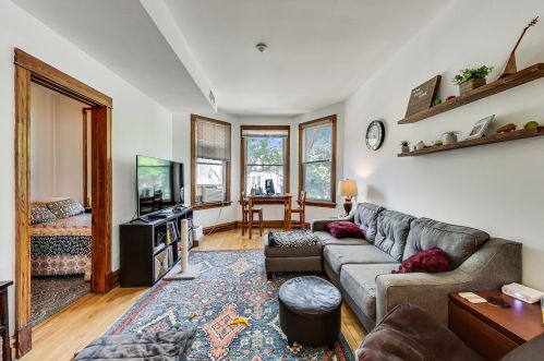 1915 Roscoe St, Chicago IL 60618-5236 exterior