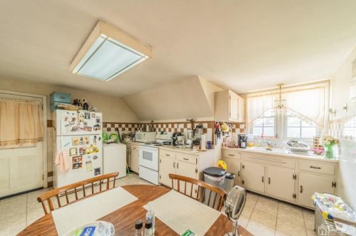 59 Howell Ave, Perth Amboy NJ 08863-1445 exterior