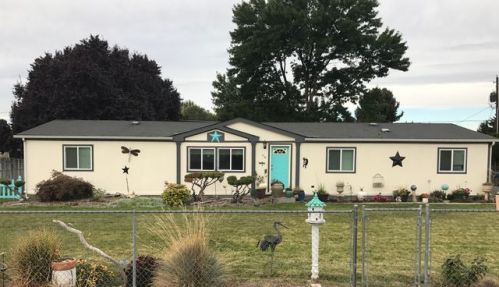 70 Four Hills Dr, Yakima, WA 98908-9012