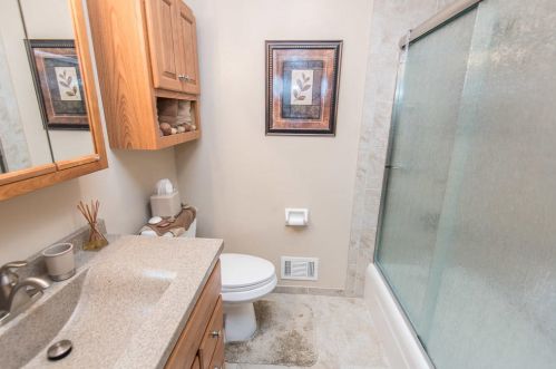 5030 20th St, Milwaukee WI 53233-2506 exterior