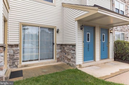 2205 Foxmeadow Dr, Limerick, PA 19468-1572