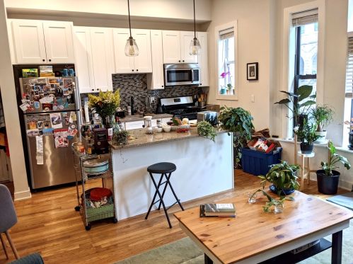 607 Oakdale Ave, Chicago, IL 60657-5309