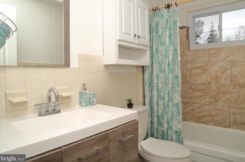 835 Hilton Dr, Lancaster PA 17603-5835 exterior