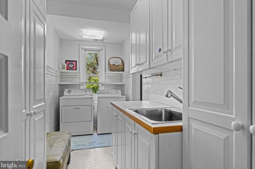 102 Chestnut Hill Ave, Philadelphia PA 19118-2715 exterior