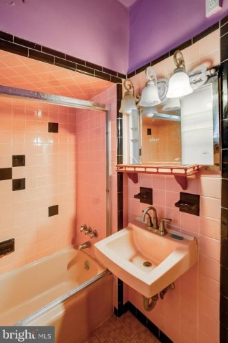 2510 Carlisle St, Philadelphia PA 19132-0040 exterior