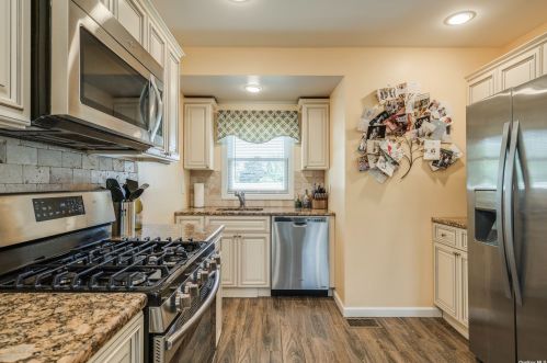 31 Harned Rd, Commack NY 11725-5104 exterior