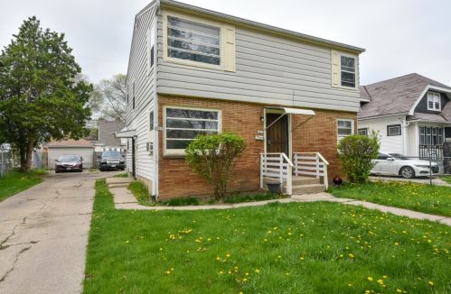 3809 39th St, Milwaukee, WI 53221-1027