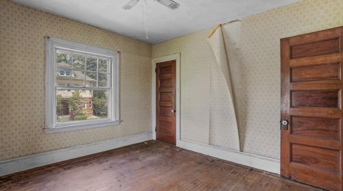 166 Adelaide Ave, Providence RI 02907-1833 exterior