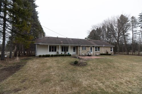 8733 Spruce Rd, Milwaukee WI 53217-1520 exterior