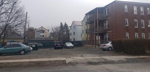 415 East St, New Britain CT  06051-2740 exterior