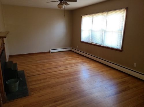 228 Hermitage Dr, Springfield MA 01129-1346 exterior