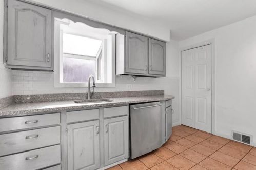 288 Noble Ave, Pittsburgh PA 15205-2884 exterior