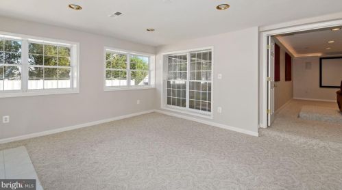 6149 Cobbs Rd, Alexandria VA 22310-1647 exterior