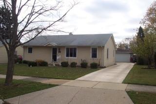 2725 Florida Ave, Waukegan, IL 60087-4536