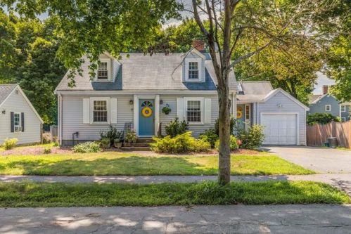 1 Prospect St, Danvers, MA 01923-2534