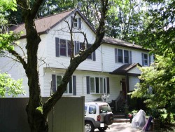 31 Cross St, Newton, MA 02465-2101
