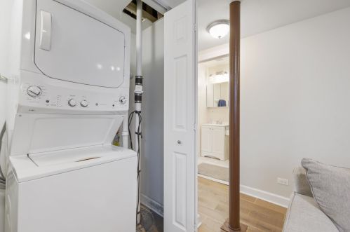 1702 Wolcott Ave, Chicago IL 60636-2126 exterior