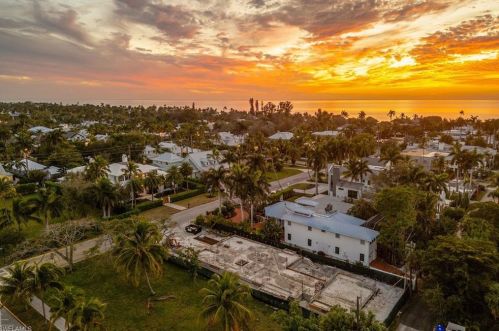 273 10 Ave, Naples FL 34120-5109 exterior