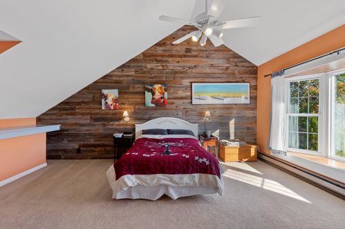 6924 Yates Rd, Milwaukee WI 53217-3948 exterior