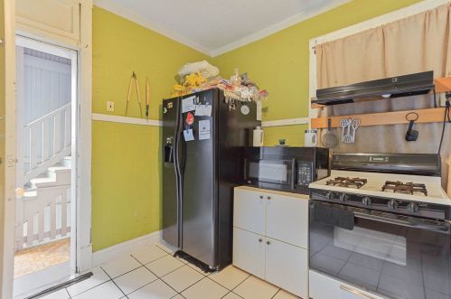 6328 Mozart St, Chicago IL 60659-1521 exterior