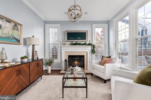 5019 Murtha St, Alexandria VA 22304-8611 exterior