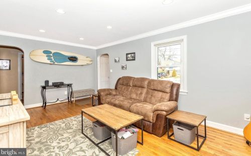 604 Forest Glen Rd, Silver Spring MD 20910-1122 exterior