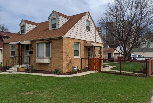 3068 32nd St, Milwaukee, WI 53215-3640