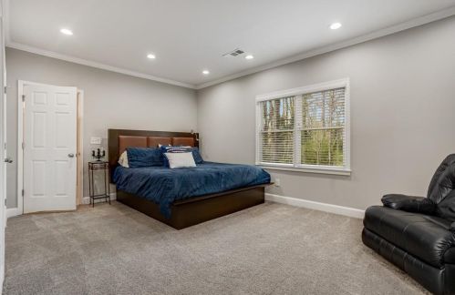 2884 Cravey Dr, Atlanta GA  30345-1420 exterior