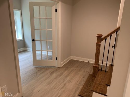 2565 Hawthorne Dr, Atlanta GA 30345-2039 exterior