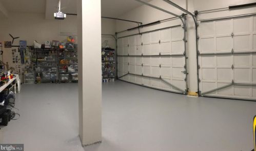 1289 Ballantrae Farm Dr, Mc Lean VA 22101-3027 exterior