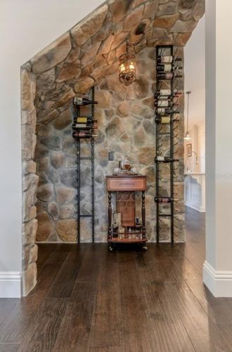 305 Hanna Ave, Tampa FL  33604-6633 exterior