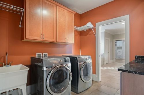 3896 Flowerland Dr, Atlanta GA exterior