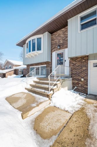 1318 Brentwood Pl, Joliet IL 60435-3304 exterior