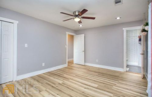 4495 Kent Rd, Atlanta GA  30337-5205 exterior