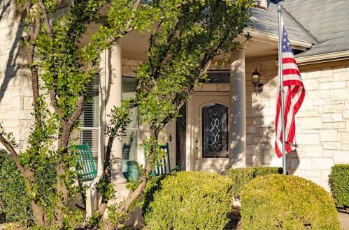 103 Double Eagle Dr, Austin, TX 78738-1301