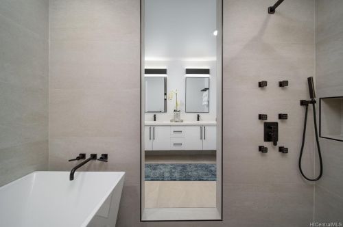 745 Hunakai St, Honolulu HI  96816-4942 exterior