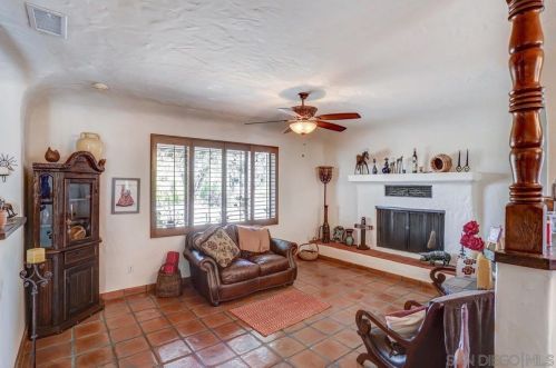 38200 De Portola Rd, Temecula CA 92592-8968 exterior