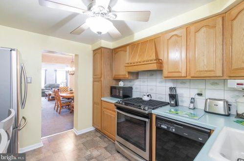 430 Leverington Ave, Philadelphia PA 19128-3315 exterior