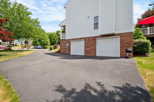 526 Leland Dr, Pittsburgh PA 15236-2758 exterior