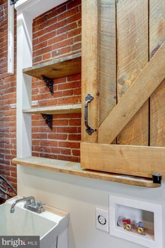 220 Prince St, Lancaster PA 17603-5878 exterior