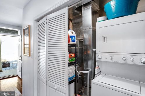 1234 Carrollsburg Pl, Washington DC 20024-4144 exterior