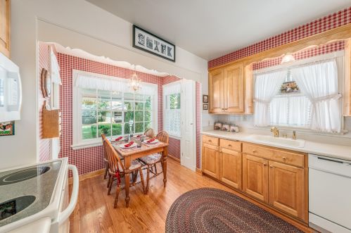 2611 Pasadena Blvd, Milwaukee WI 53226-1950 exterior