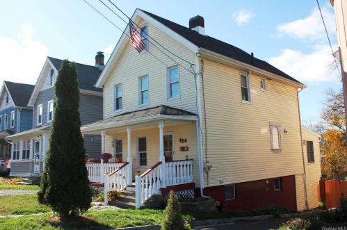 424 Simpson Pl, Peekskill, NY 10566-4524
