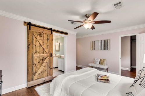 801 Defoors Ml Cir, Atlanta GA 30318-2392 exterior