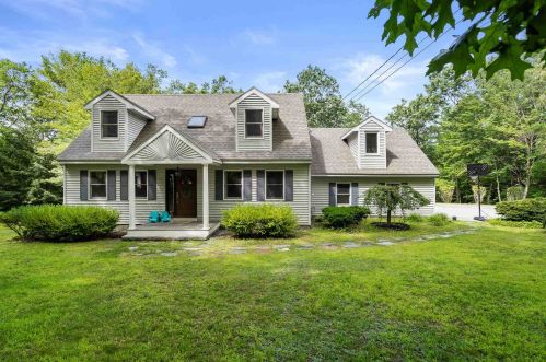 58 Logging Hill Rd, Concord, NH 03304-3722