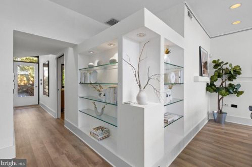 5171 Macarthur Blvd, Washington DC 20016-3315 exterior