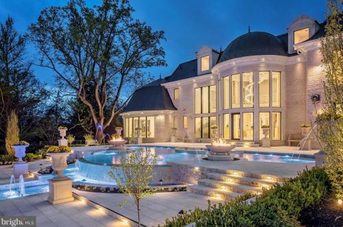 6431 Georgetown Pike, Mc Lean VA 22101-2212 exterior