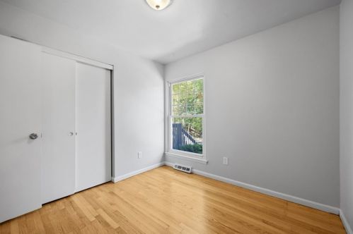 527 Pennview Dr, Pittsburgh PA 15235-4434 exterior