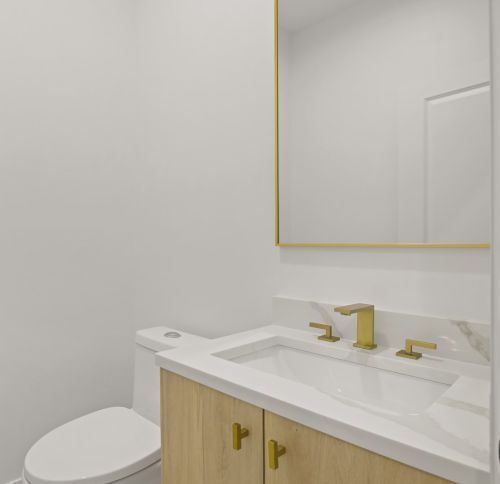 1323 Nelson St, Chicago IL 60657-3103 exterior