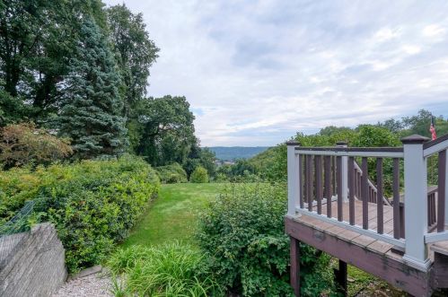 505 Arthur Dr, Moon Twp PA 15108 exterior